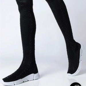 AZALEA WANG QUEEN BEE FLAT SNEAKER BOOT brand new